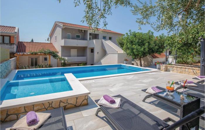 Lovely Apartment In Blace With Outdoor Swimming Pool