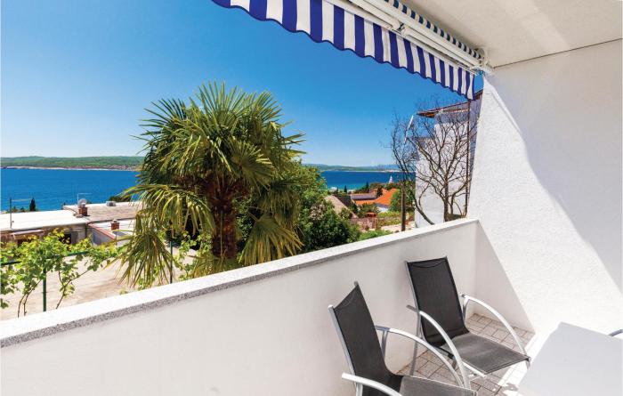 2 Bedroom Cozy Apartment In Crikvenica