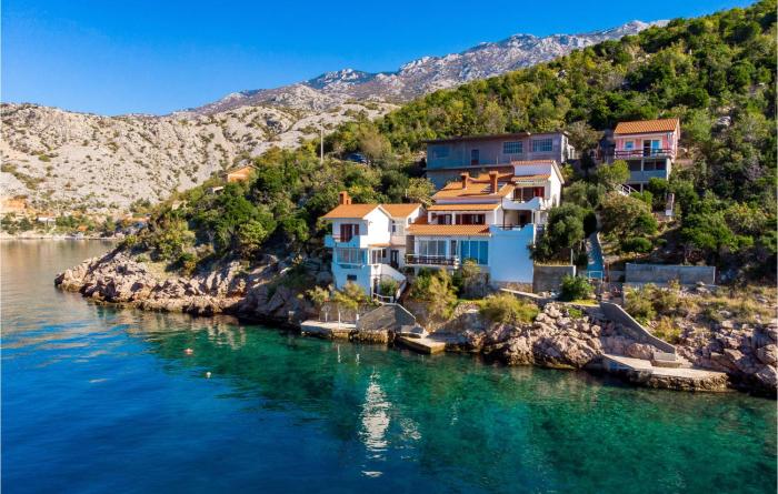 3 Bedroom Nice Apartment In Jablanac