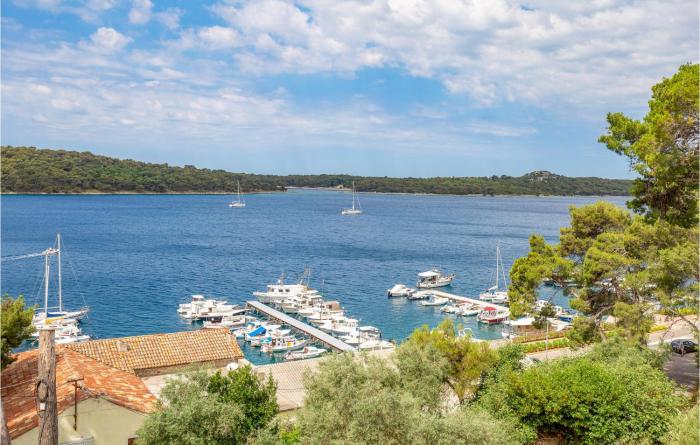 Beach Front Apartment In Mali Losinj With House Sea View