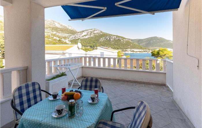 Two-Bedroom Apartment In Klek