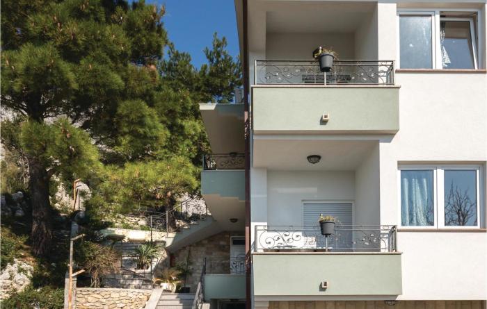 Nice Apartment In Makarska With 1 Bedrooms And Wifi