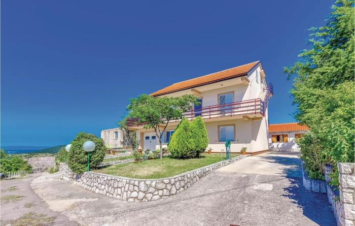 2 Bedroom Stunning Apartment In Grizane