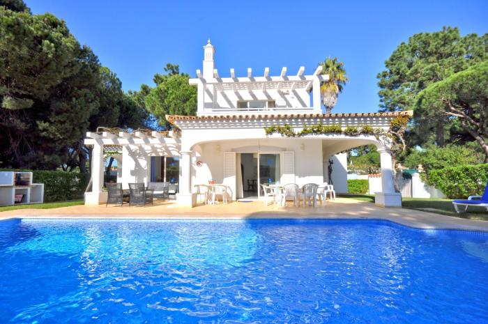 Charming Villa, Private Pool, Walking Distance to Centre, Free AC Wifi