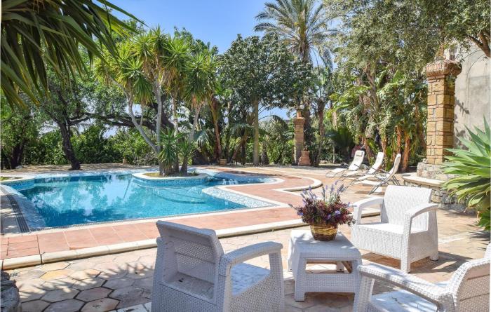 Stunning Home In Saline Ioniche