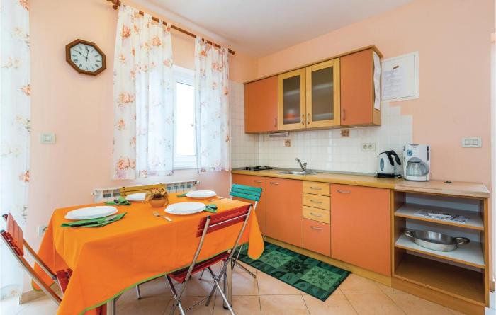 Beautiful Apartment In Moscenicka Draga With 1 Bedrooms, Wifi And Outdoor Swimming Pool