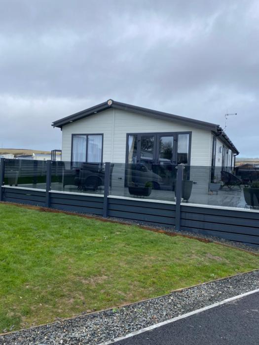 Morwenna Lodge - Waves of the Ocean