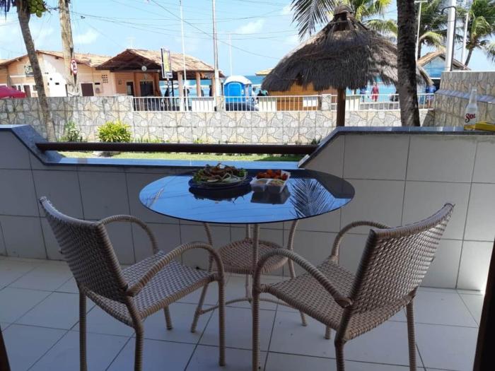 APARTAMENTO EM FRENTE AO MAR