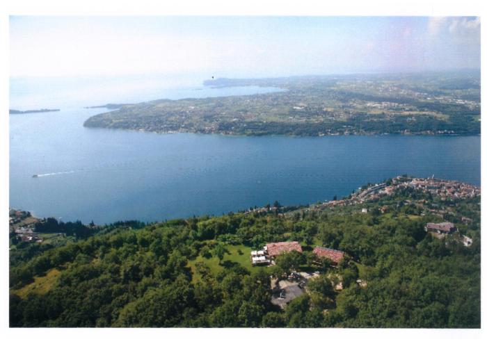 La FIOCCHINA - Magic Place - apartments & studios in Garda Lake - countryside farmhouse, inside the middle of the lake