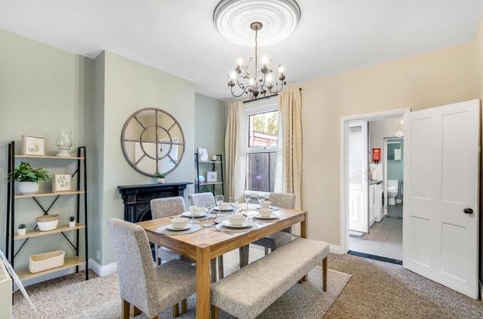 2BR Cosy Stay Near Cathedral Parking Workspace
