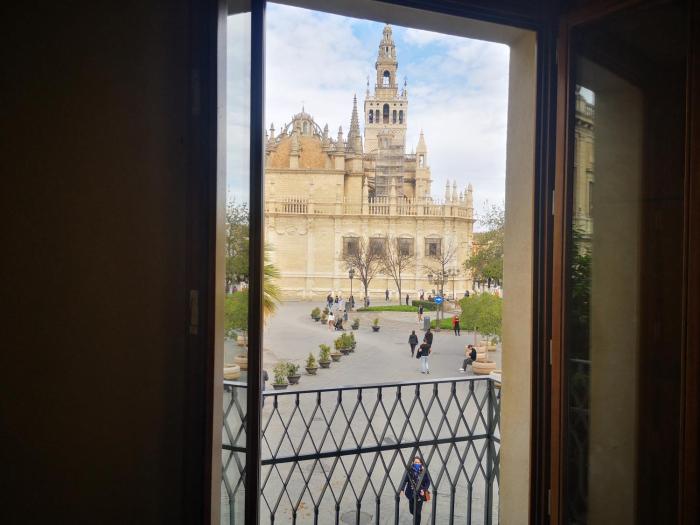 Luxury Apartment with views to Alcazar, Cathedral and Giralda.