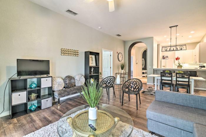 Bahama Bay Condo with Patios Less Than 10 Mi to Disney!