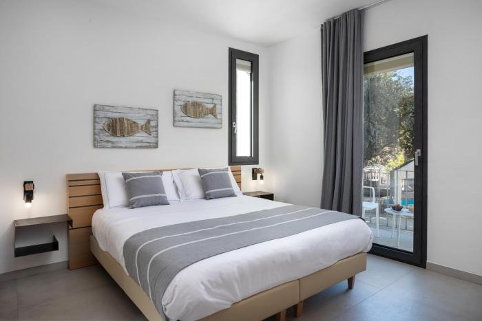 The Square Cannigione