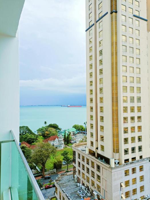 Mansion One Two Bedroom Seaview 7 Pax