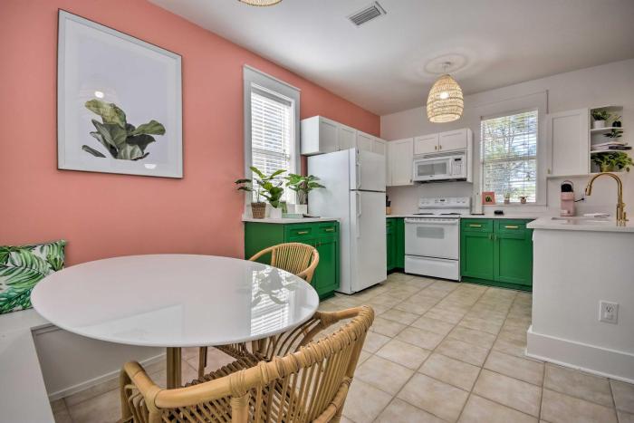 Easy Walk to Seagrove Beach Beverly Bungalow