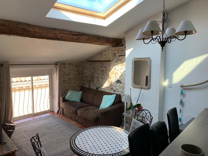 Loft 3 pièces dans vieil Antibes