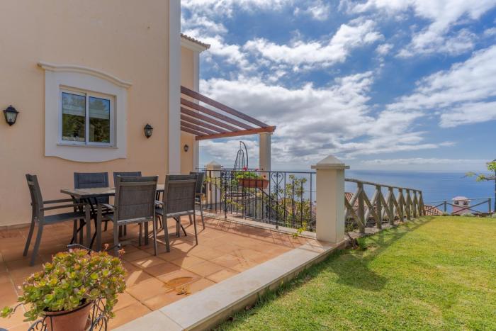 Villa Bougainvillea Palheiro Village by Holiday Rental Madeira