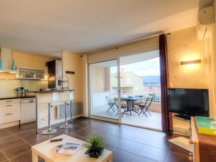 Apartment Porto di Mar-5 by Interhome