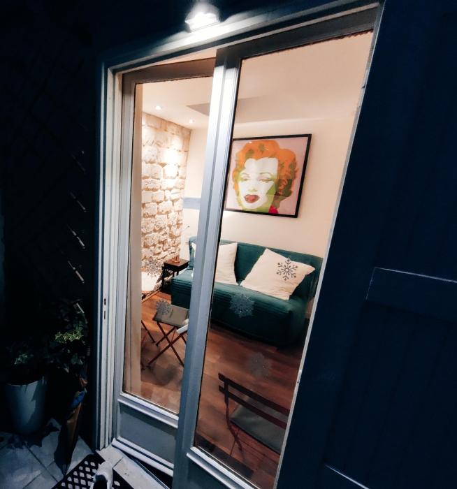 Romantic Tiny House inside Montmartre
