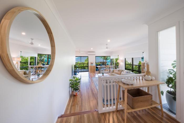 Beach House on Main - Airlie Beach