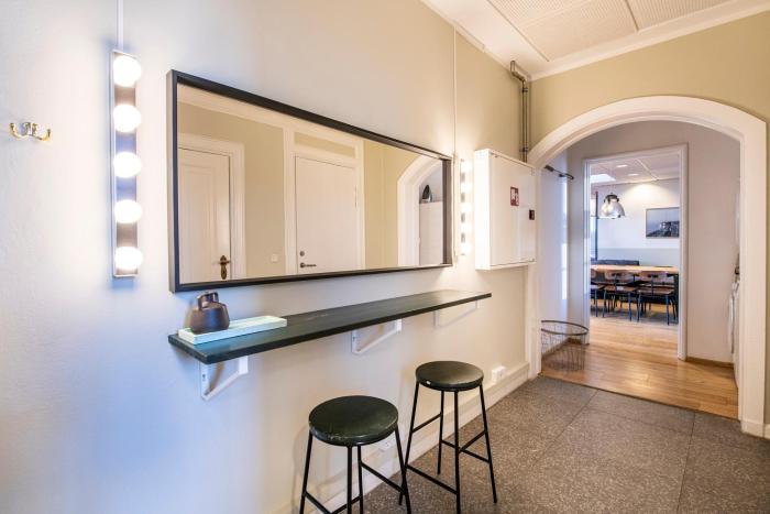 Kings Garden - 5 bedrooms - 2 baths by Daniel&Jacobs