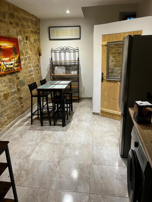 APPARTEMENT CAROMB proche Mont VENTOUX avec clim