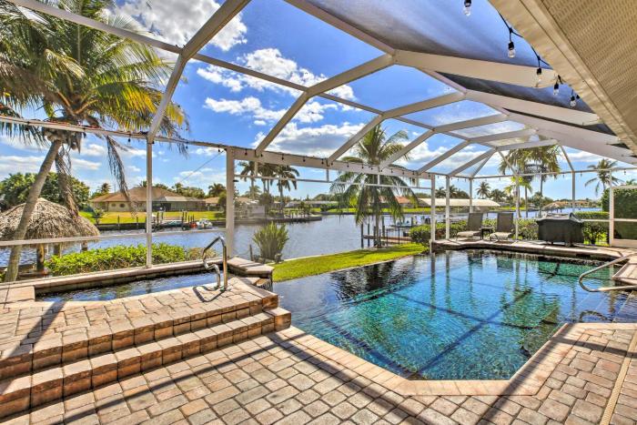 Waterfront Pool and Spa Relaxing Cape Coral Retreat