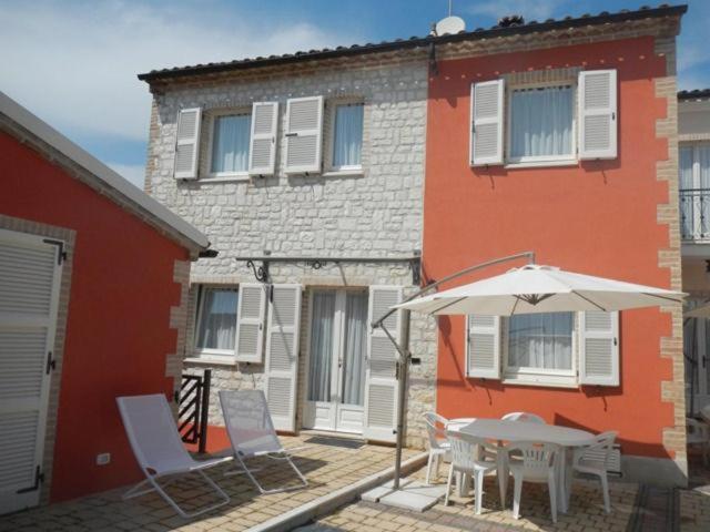 FONTE DOLIO CONERO RELAIS