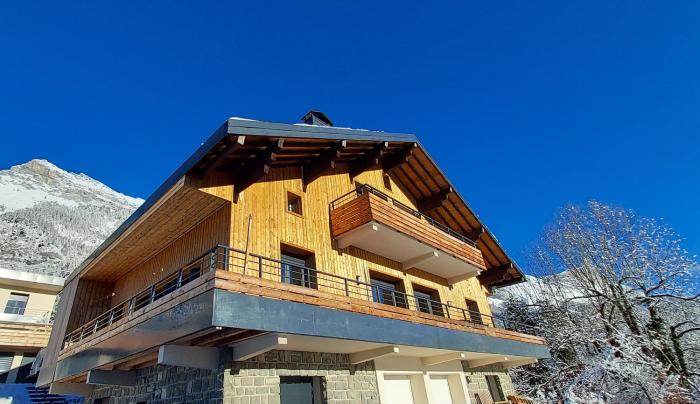 New Spacious Appart. Incredible view of Mt Blanc
