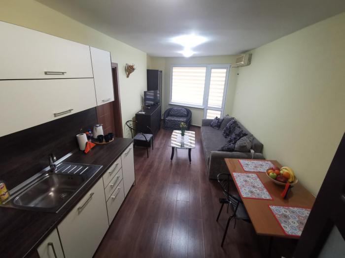 Двустаен апартамент в центъра на гр. Бургас