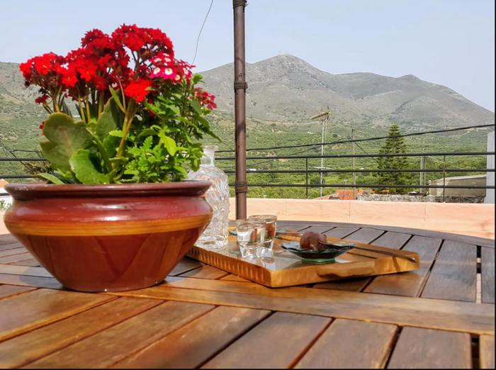 Traditional Residence with terrace