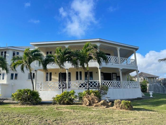 PARLATUVIER 4 bedroom ocean view home