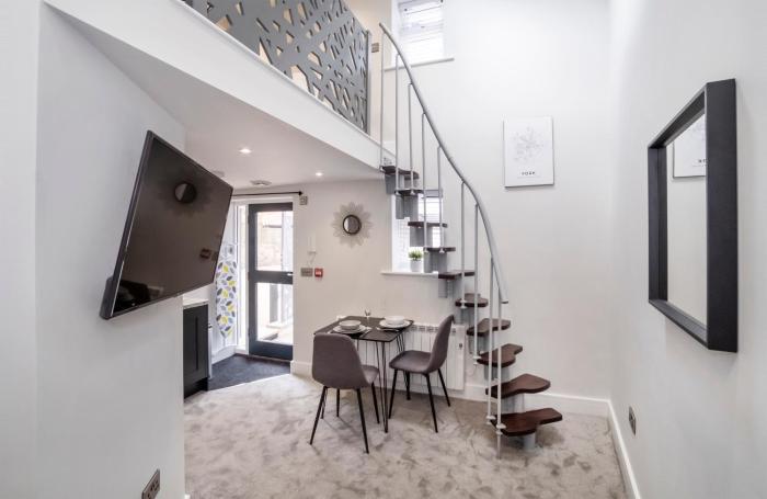 The Old Hotel - The Hole in the Wall