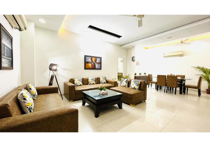 BluO 3BHK - Greater Kailash Lift Balcony Parking