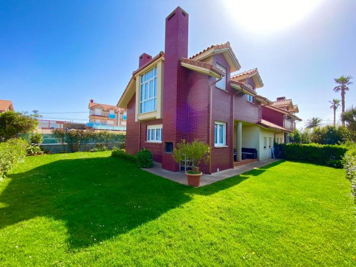 Casa de Anmar casa independiente con jardín, Ajo