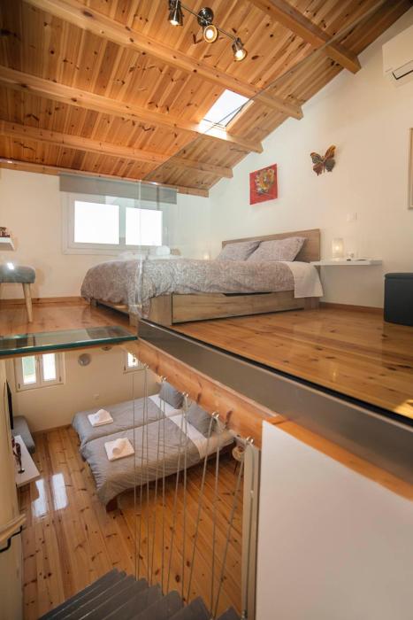 CHRISAVGIS LUXURY HOUSE