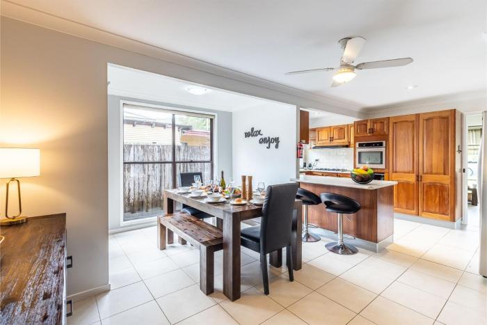 Willows At The Bay Large House with Aircon WI-FI and Boat Parking