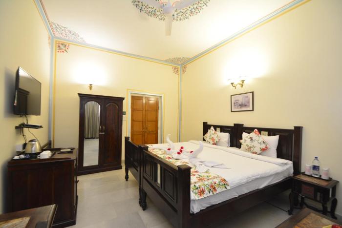 Mahal Khandela-A Heritage Hotel
