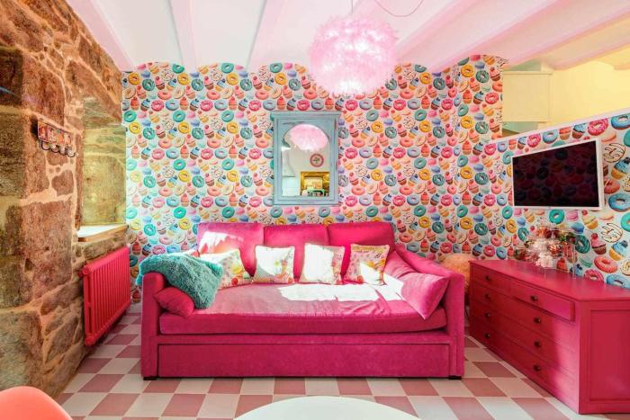 La Suite Años 50 La casa Barbie, bañera y chimenea de leña