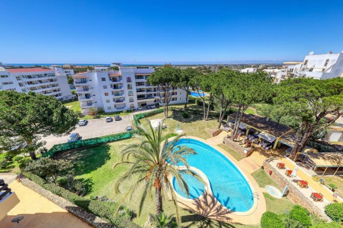 T2 renovated with ocean view Vilamoura