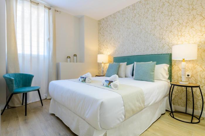 MD Reina Cabañal Beach