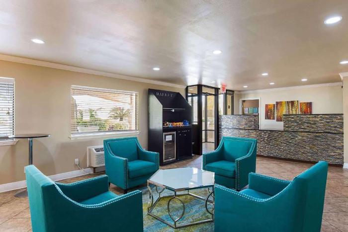 Days Inn by Wyndham Foley - North Gulf Shores