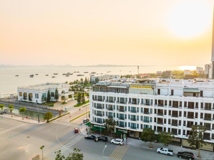 River Hotel Hạ Long