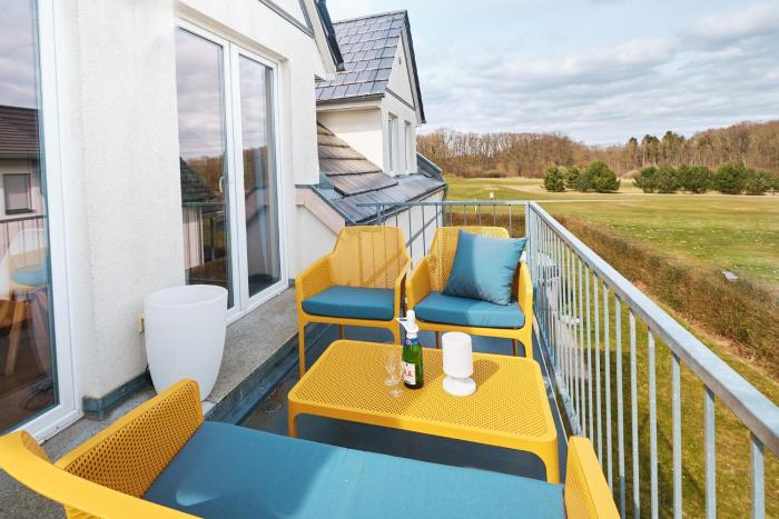FLEESENTRAUM Seeadler Grand Maisonette - Für Golfer und Familien - Sauna Kamin Balkon Nintendo - Hunde willkommen!