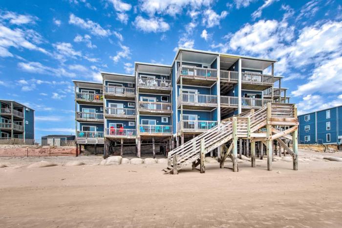 North Topsail Beach Condo with Balcony!