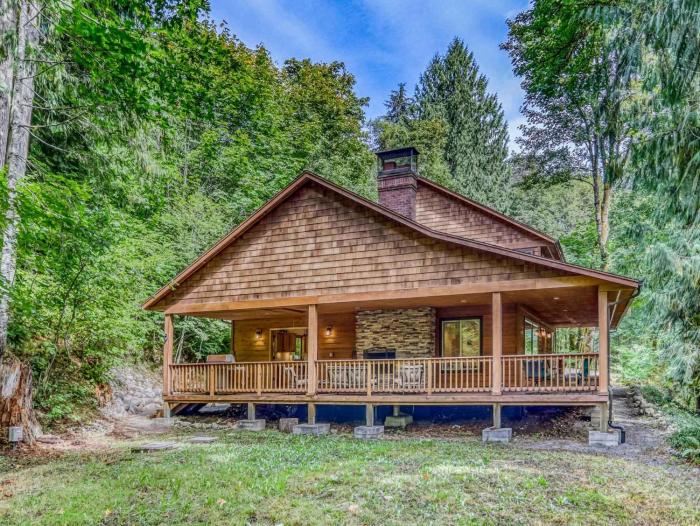 Barlow Trail Lodge - Meredith Lodging