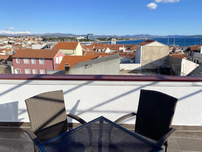 One bedroom apartement with sea view and furnished terrace at Vodice