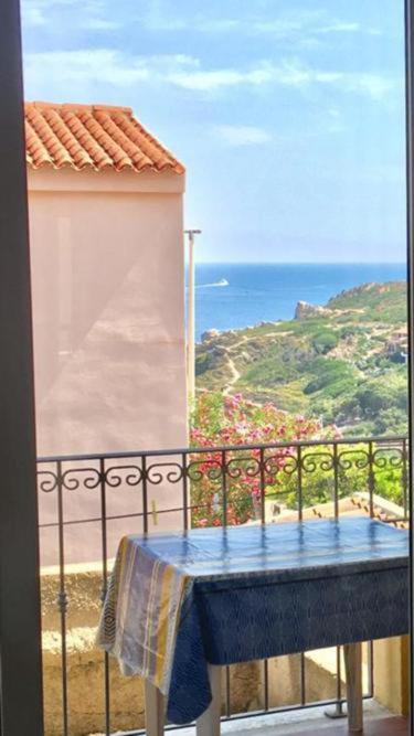 la stella gialla sul mare