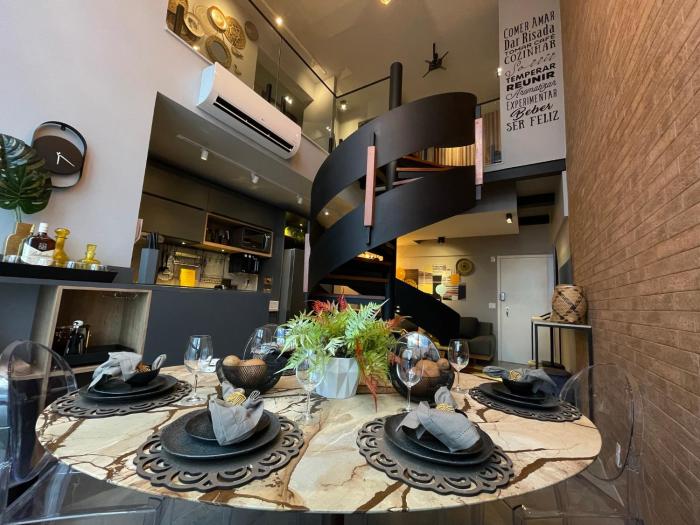 Apto Duplex Manhattan com suítes casal, solteiro e Reversível