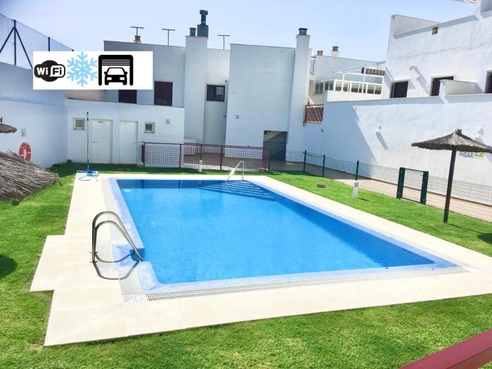 Ático Premium Conil con 2 terrazas, parking, piscina, Aire Ac y WIFI -SOLO FAMILIAS Y PAREJAS-
